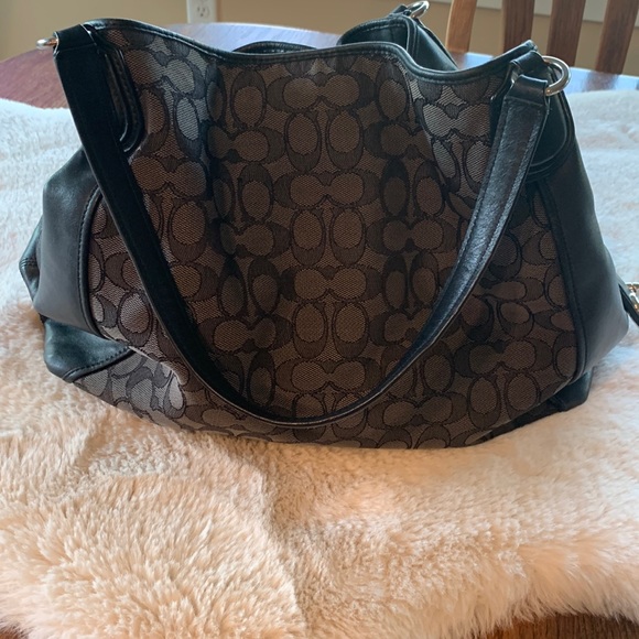 Coach bag. - Picture 2 of 14